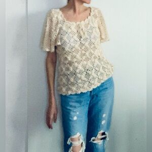 Genuine 197O’s Vintage 100% Cotton Butterfly Sleeve Crochet Flower Top. Sm- med